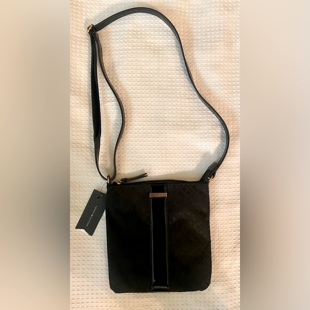 TOMMY HILFIGER Crossbody with adjustable black patent strap. New with tags.